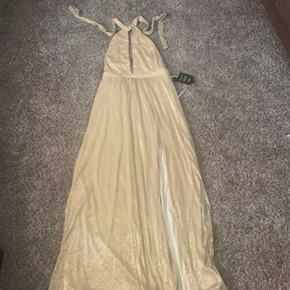 Gold shimmer halter tie top maxi lulus dress. Size L. NWT.
